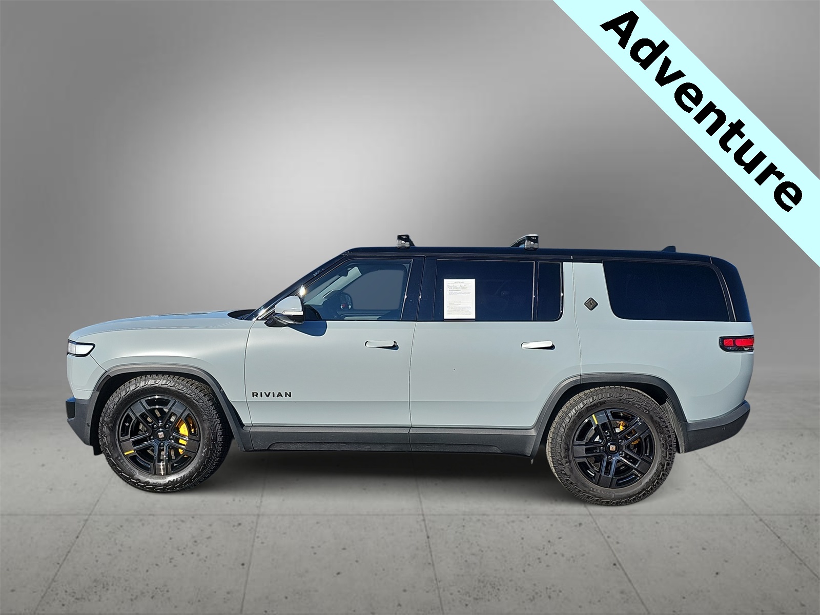 Thumbnail: 2023 Rivian R1S - 5