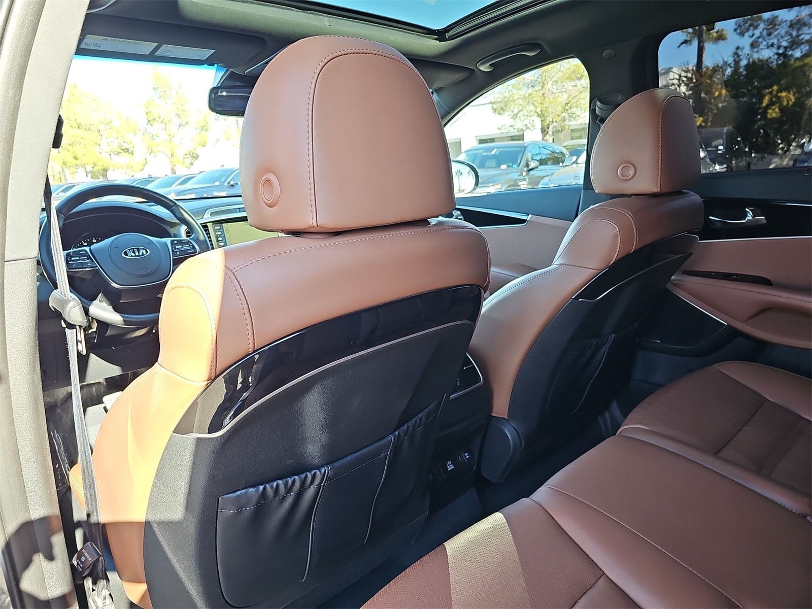 Thumbnail: 2019 Kia Sorento - 16