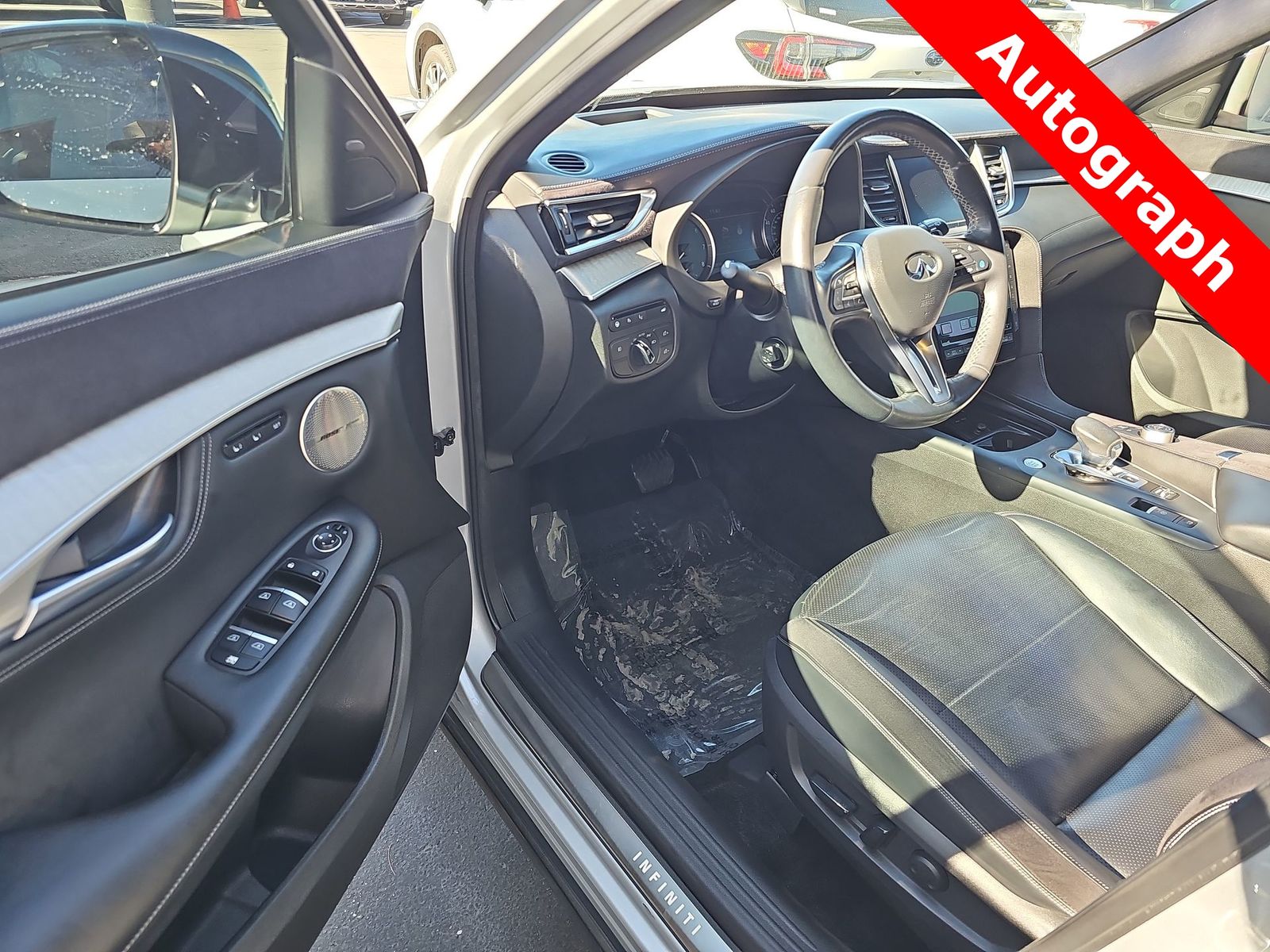 Thumbnail: 2020 INFINITI QX50 - 10