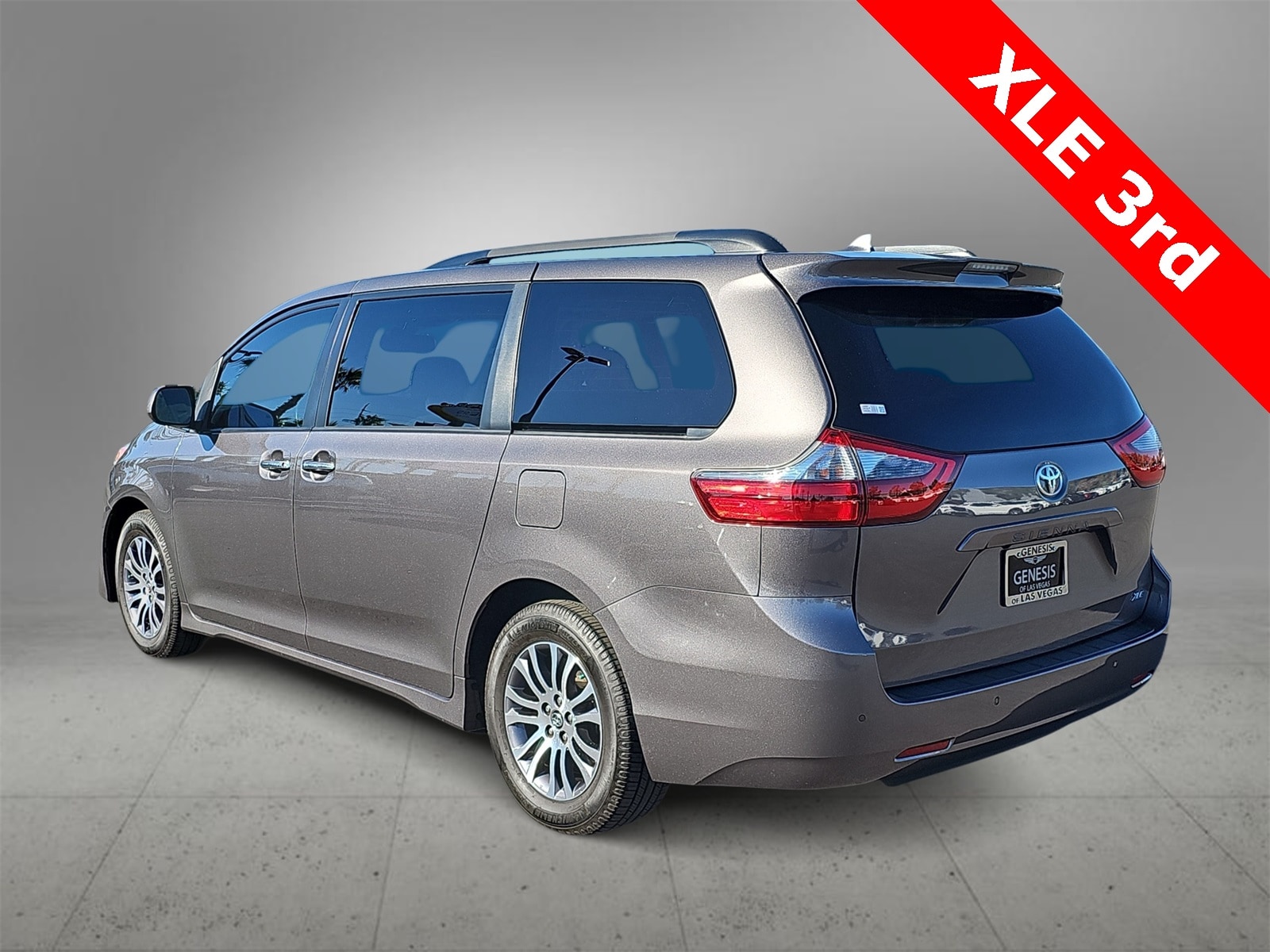 Thumbnail: 2020 Toyota Sienna - 6