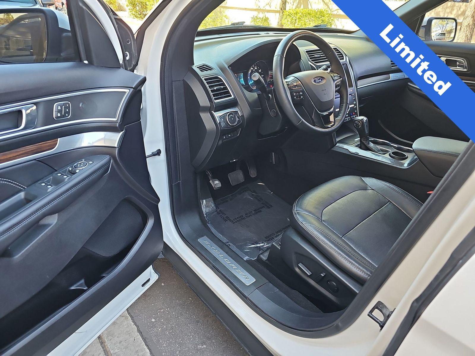 Thumbnail: 2019 Ford Explorer - 9