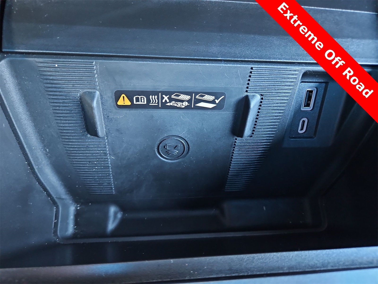 Thumbnail: 2024 GMC Hummer EV - 30