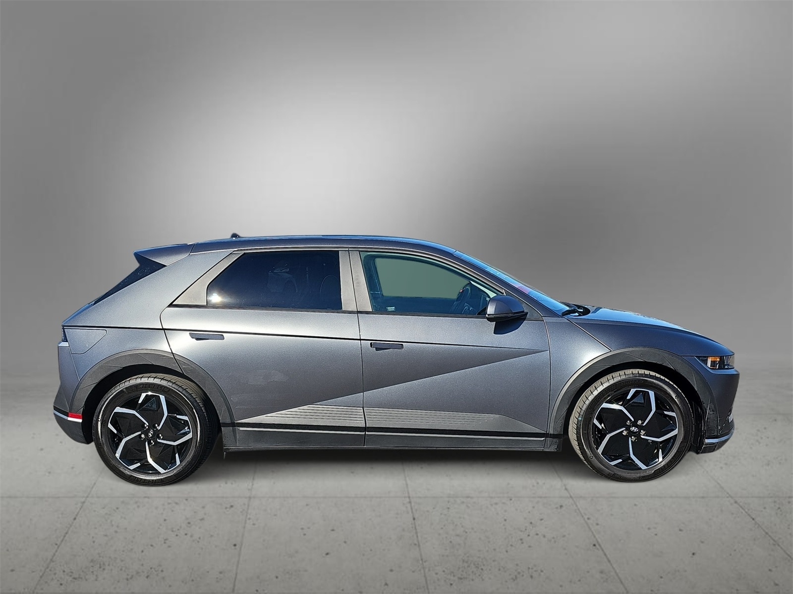 Thumbnail: 2023 Hyundai Ioniq 5 - 9