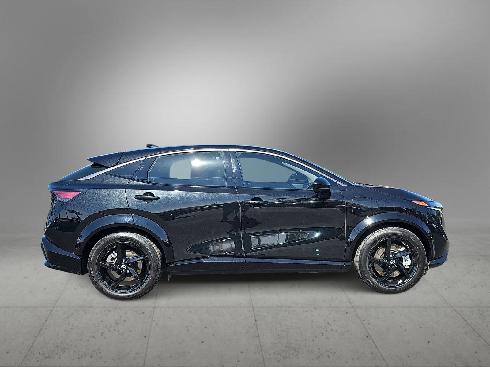 Thumbnail: 2023 Nissan Ariya - 9