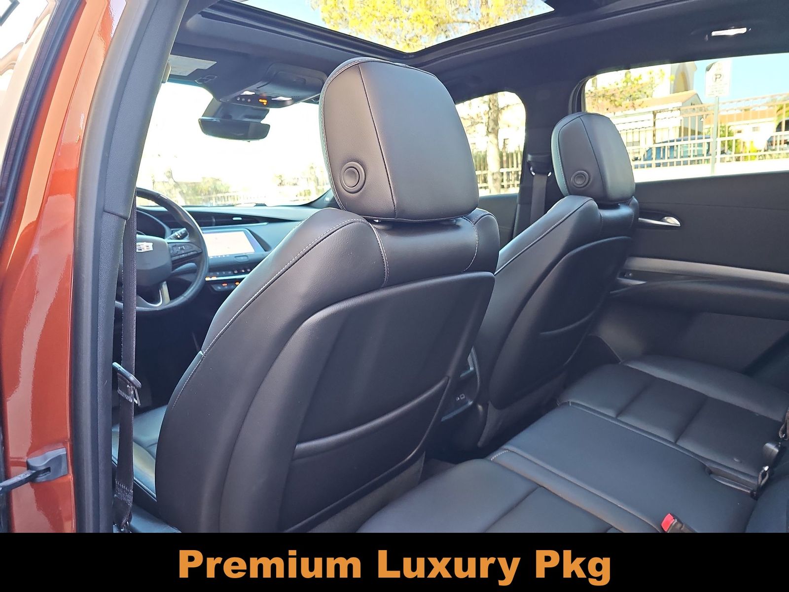 Thumbnail: 2019 Cadillac XT4 - 16