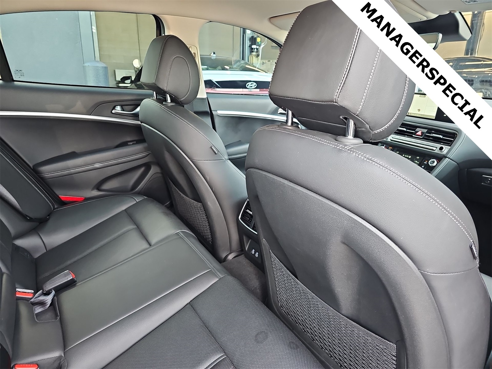 Thumbnail: 2025 Genesis G70 - 16