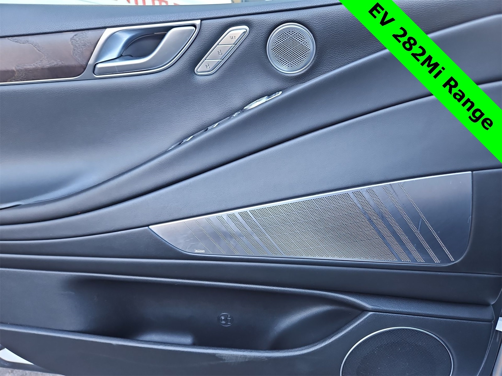 Thumbnail: 2023 Genesis G80 - 28