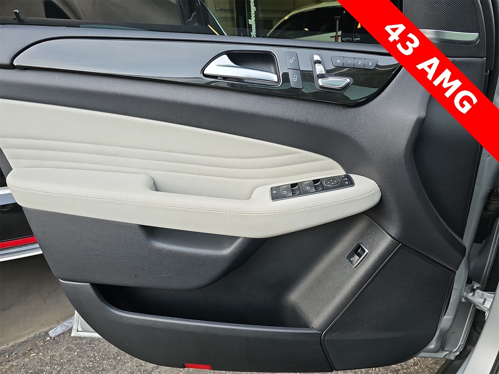 Thumbnail: 2019 Mercedes-Benz GLE - 28