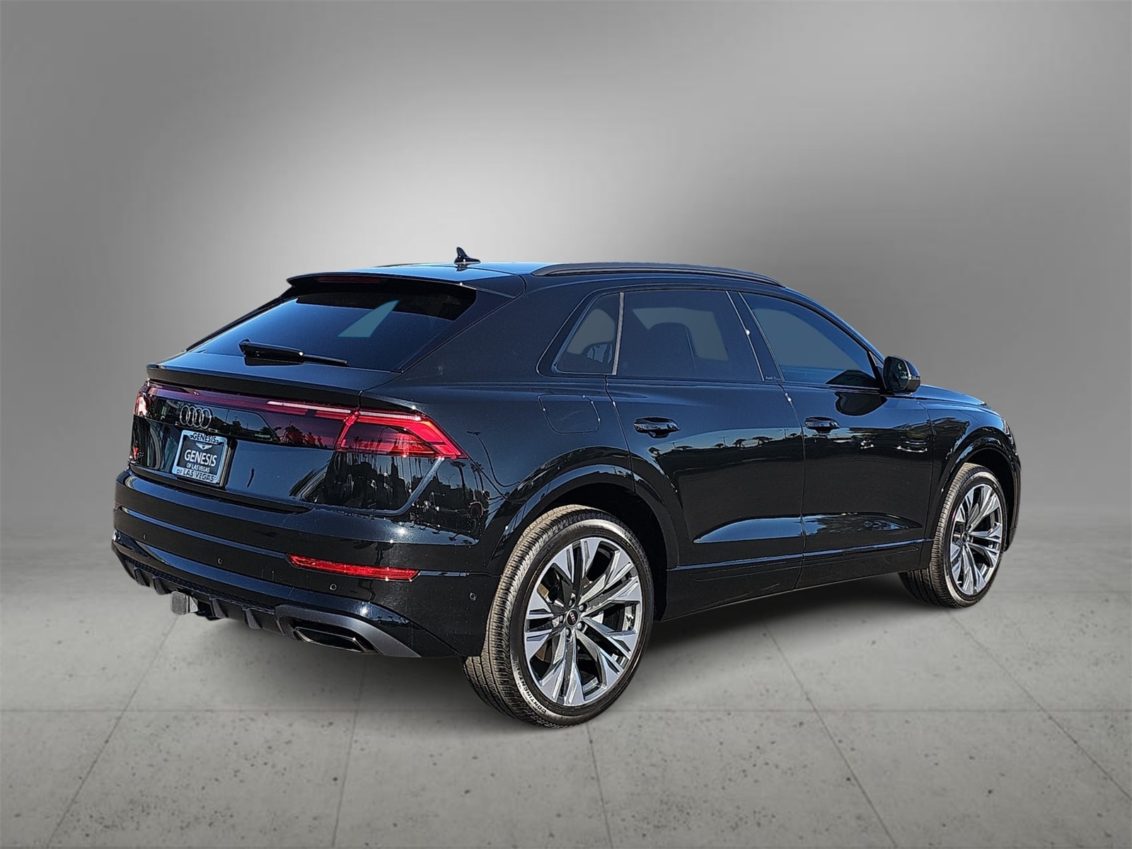 Thumbnail: 2025 Audi Q8 - 8