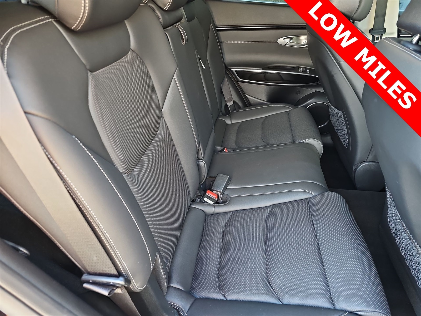 Thumbnail: 2024 Genesis GV70 - 17