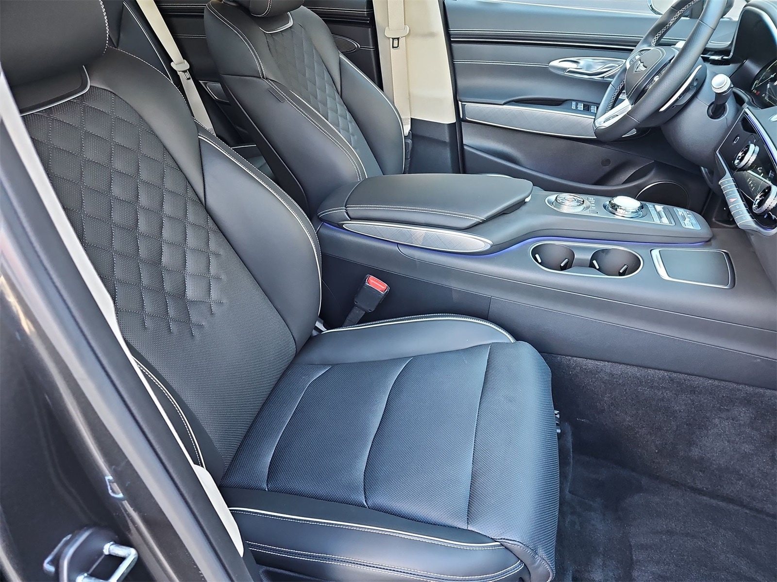 Thumbnail: 2025 Genesis GV70 - 18