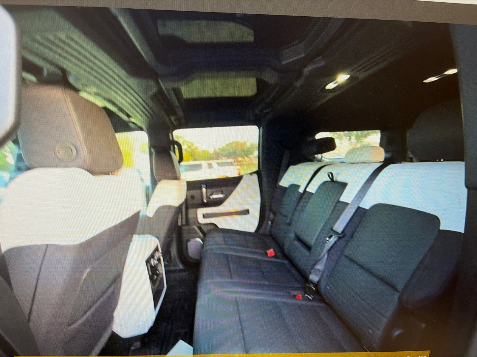 Thumbnail: 2025 GMC Hummer EV - 15