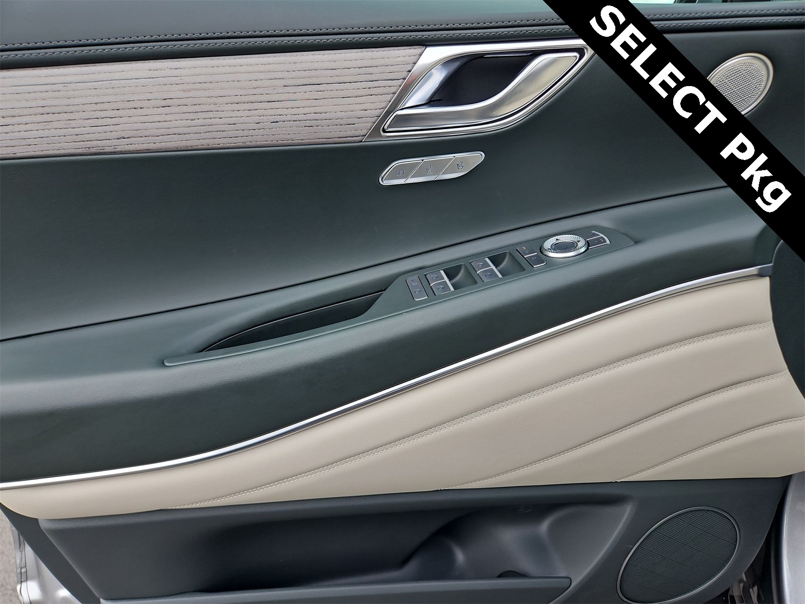 Thumbnail: 2025 Genesis GV80 - 29