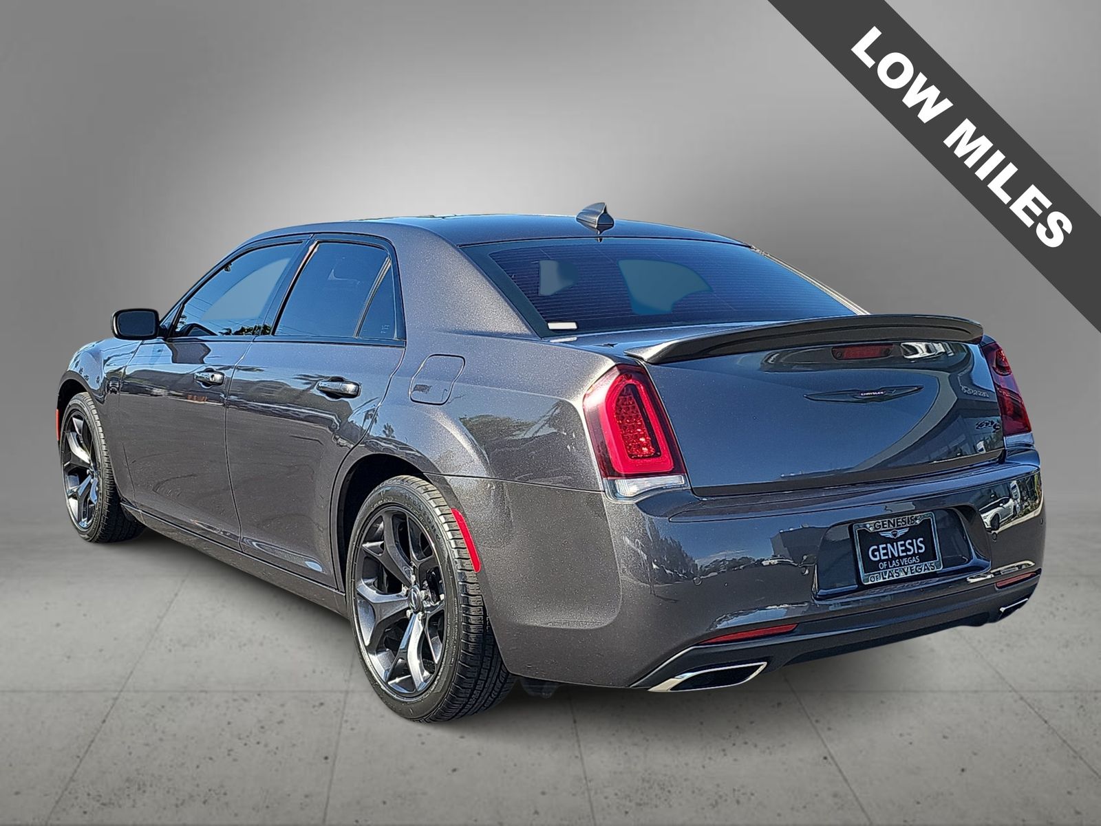 Thumbnail: 2022 Chrysler 300 - 6