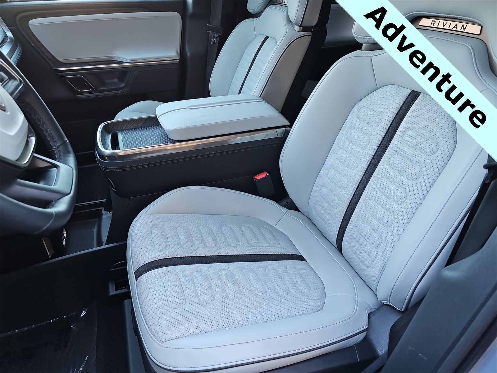 Thumbnail: 2023 Rivian R1S - 15