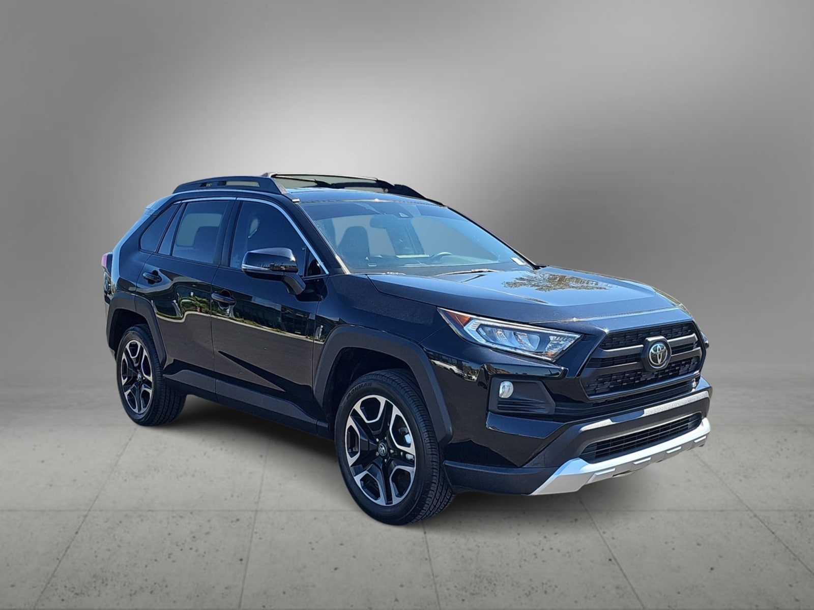 Thumbnail: 2019 Toyota RAV4 - 3