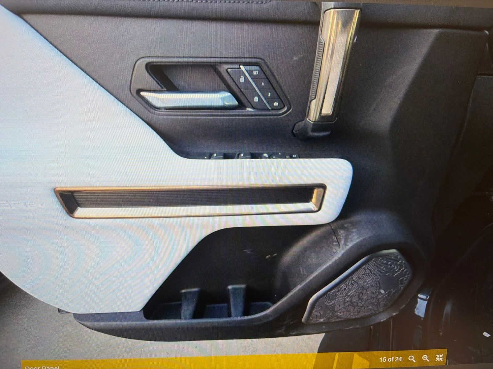 Thumbnail: 2025 GMC Hummer EV - 11