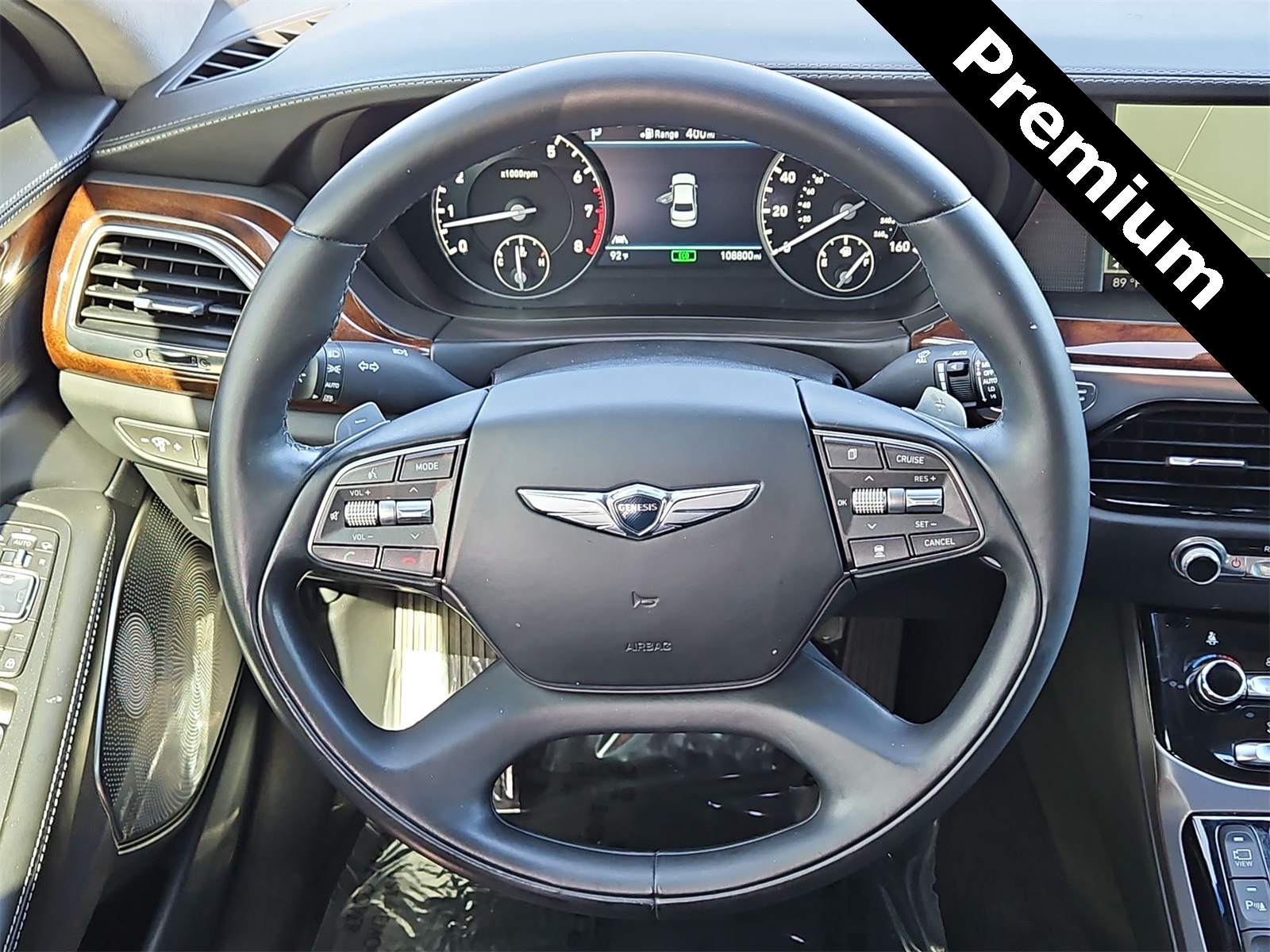 Thumbnail: 2017 Genesis G90 - 14