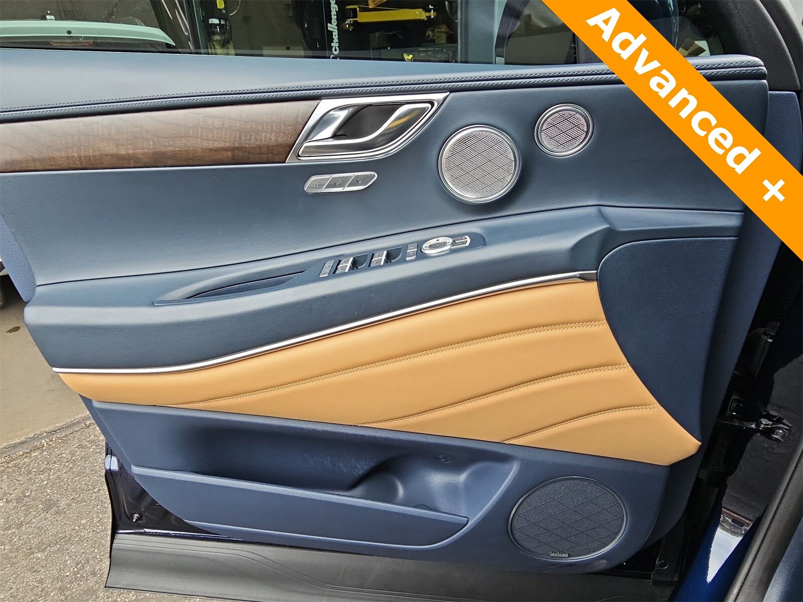 Thumbnail: 2023 Genesis GV80 - 28