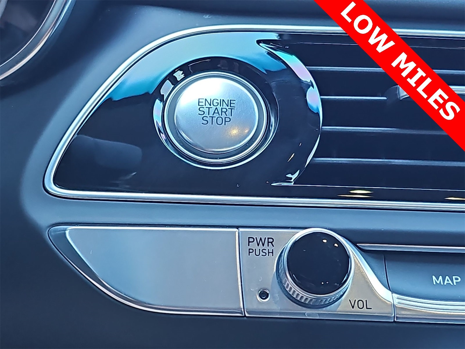 Thumbnail: 2023 Genesis G70 - 24