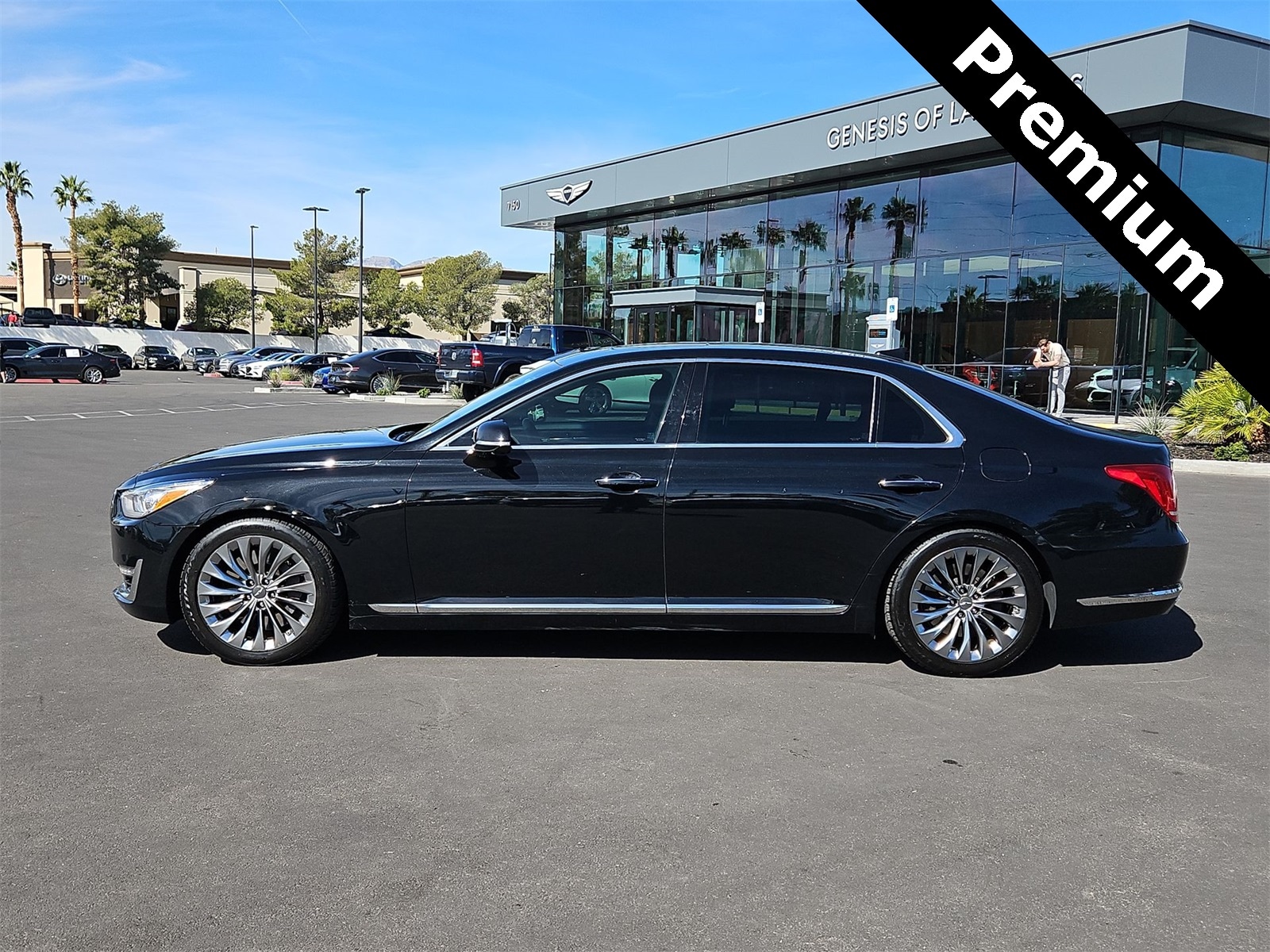 Thumbnail: 2017 Genesis G90 - 3