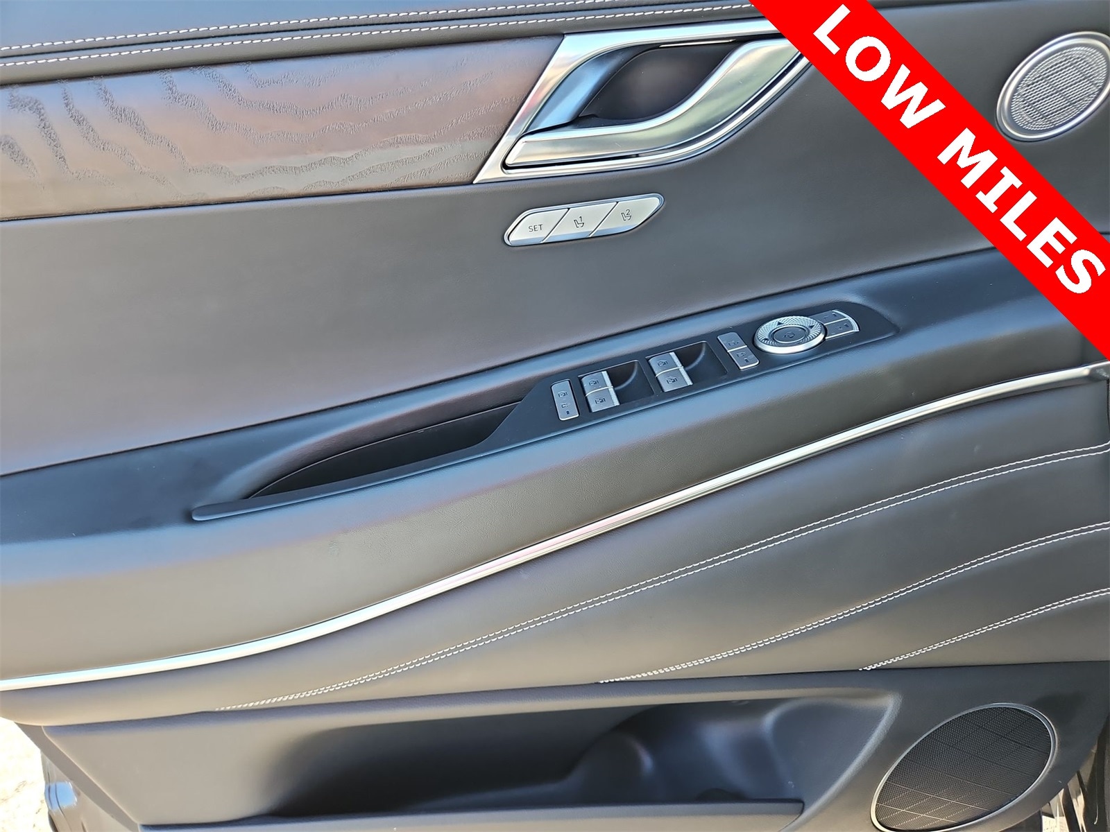 Thumbnail: 2021 Genesis GV80 - 30