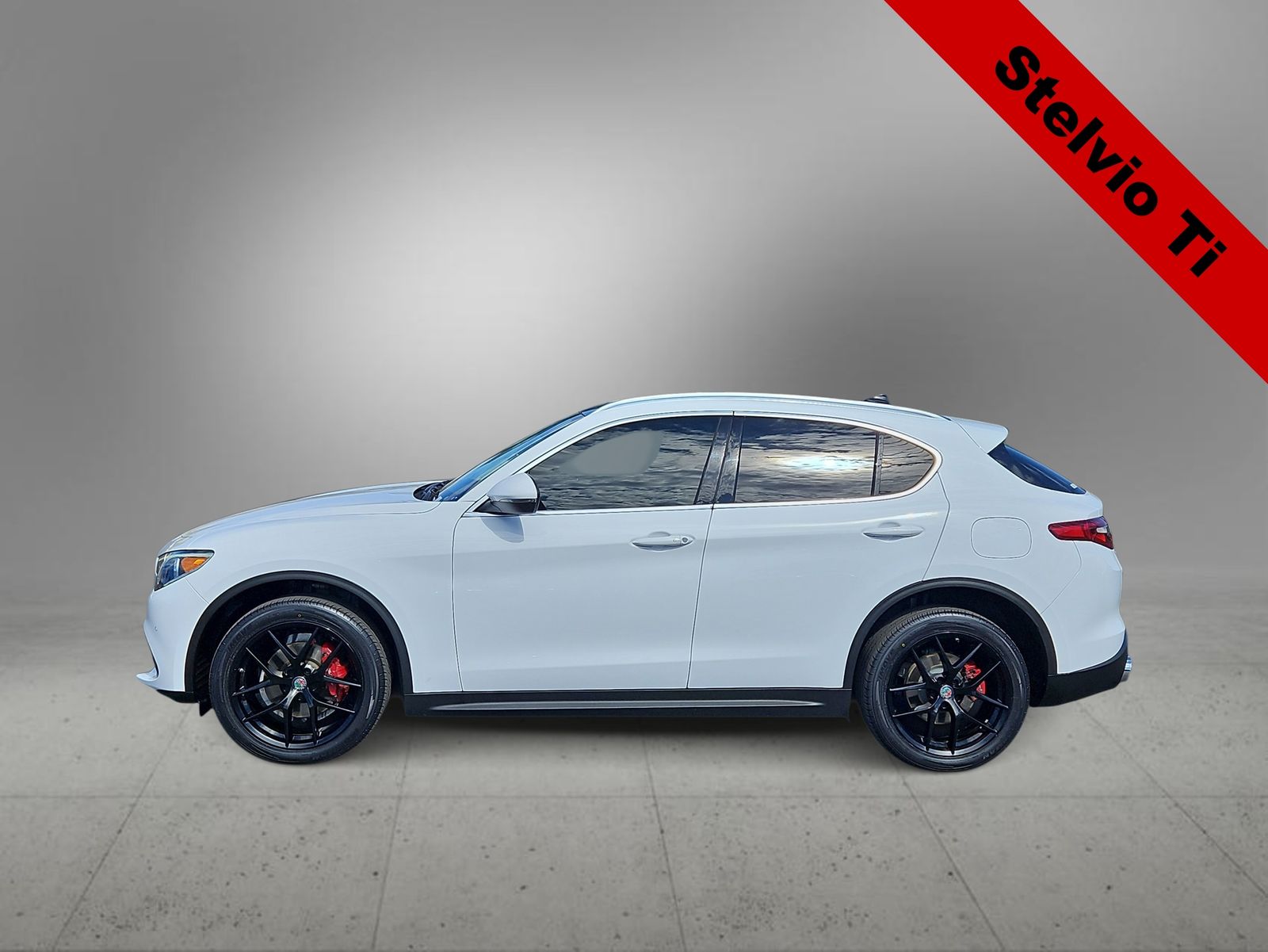 Thumbnail: 2019 Alfa Romeo Stelvio - 5