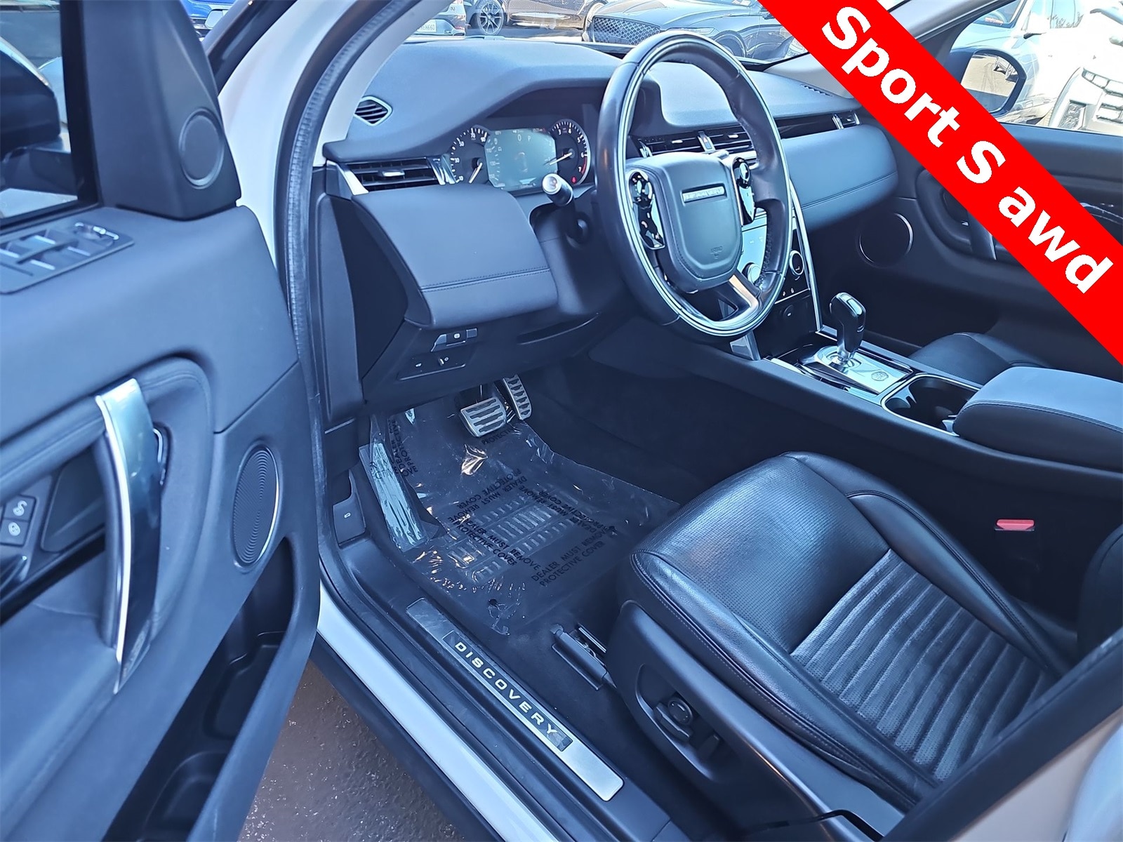 Thumbnail: 2020 Land Rover Discovery Sport - 10