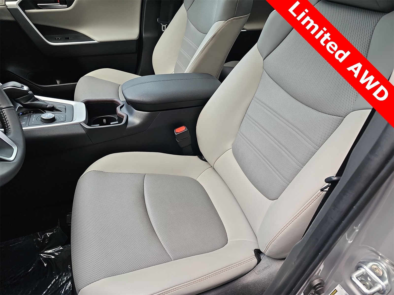 Thumbnail: 2024 Toyota RAV4 - 9