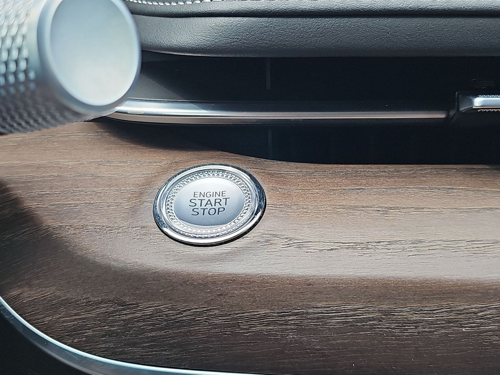 Thumbnail: 2023 Genesis G80 - 26