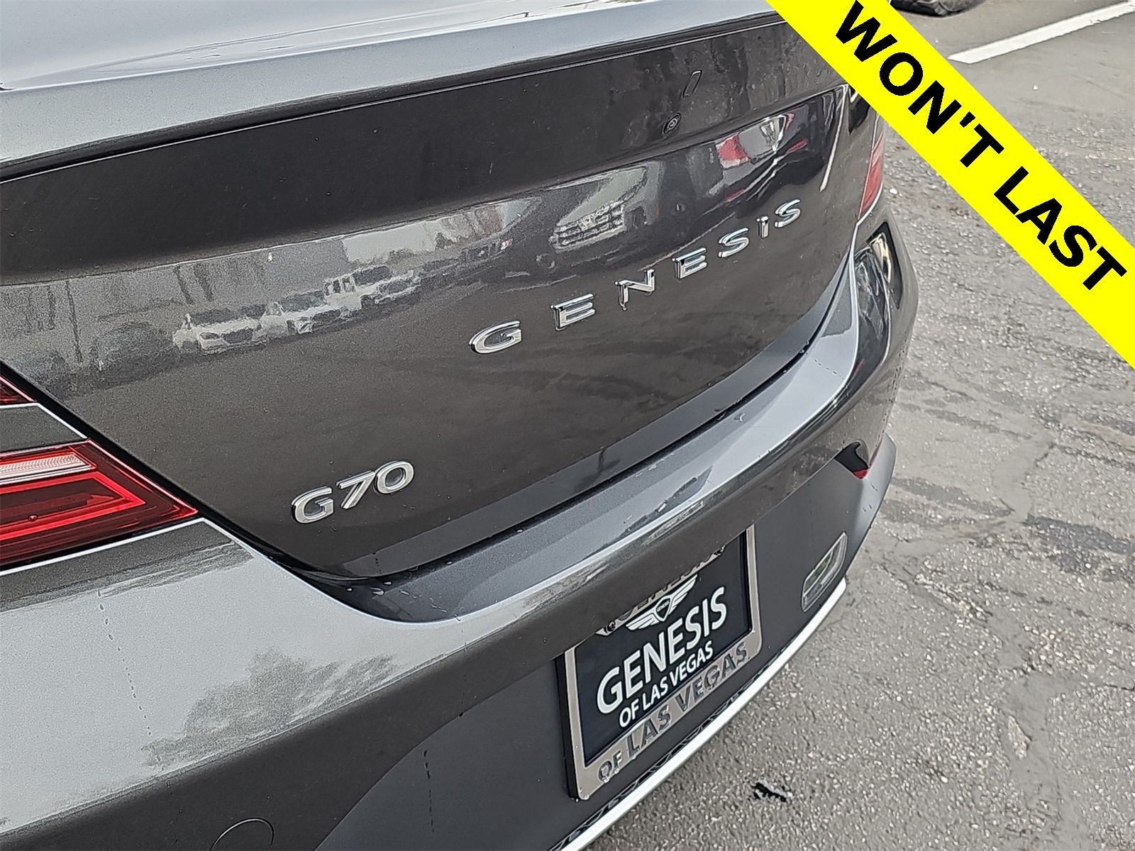 Thumbnail: 2022 Genesis G70 - 11