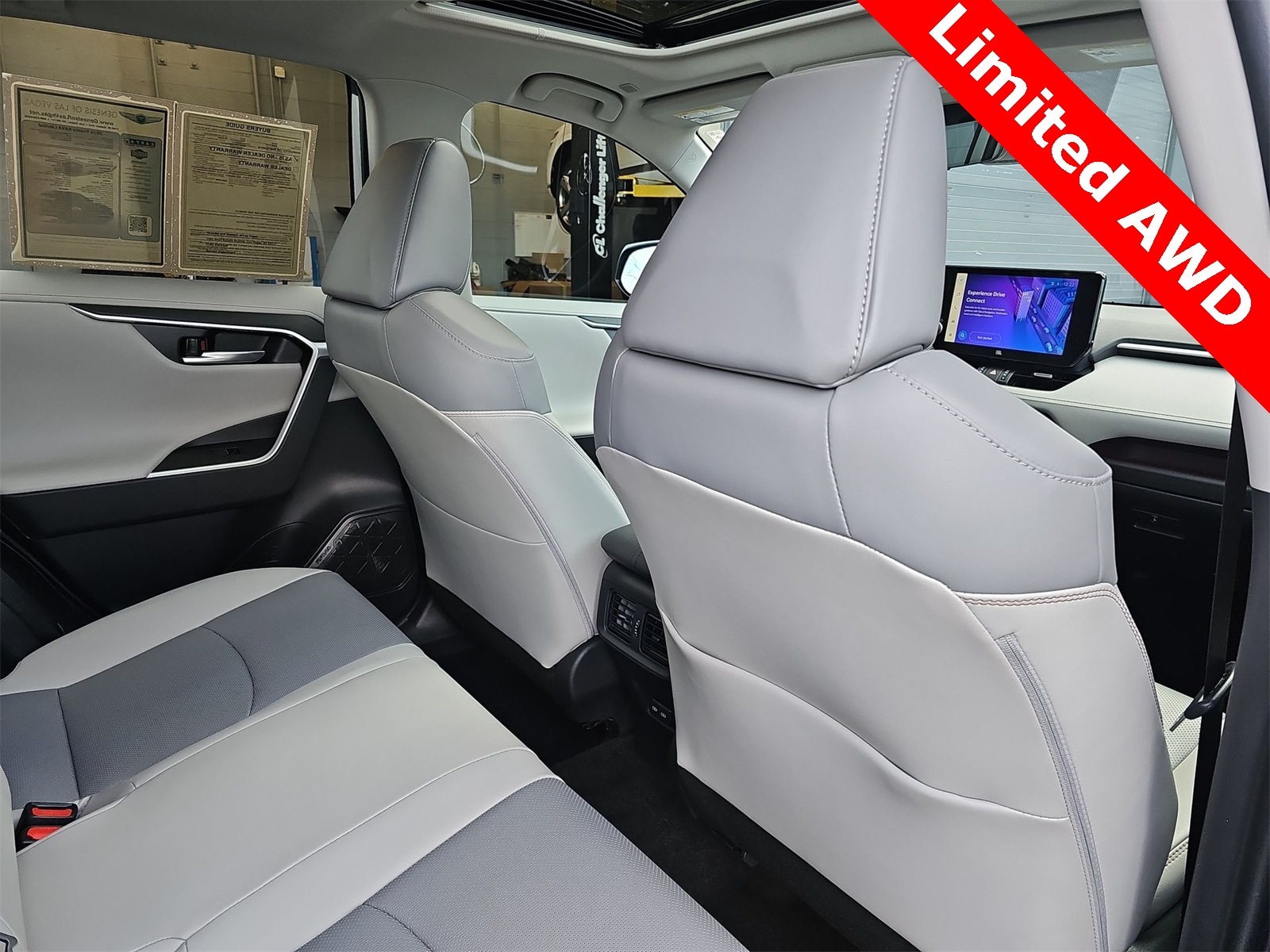 Thumbnail: 2024 Toyota RAV4 - 10