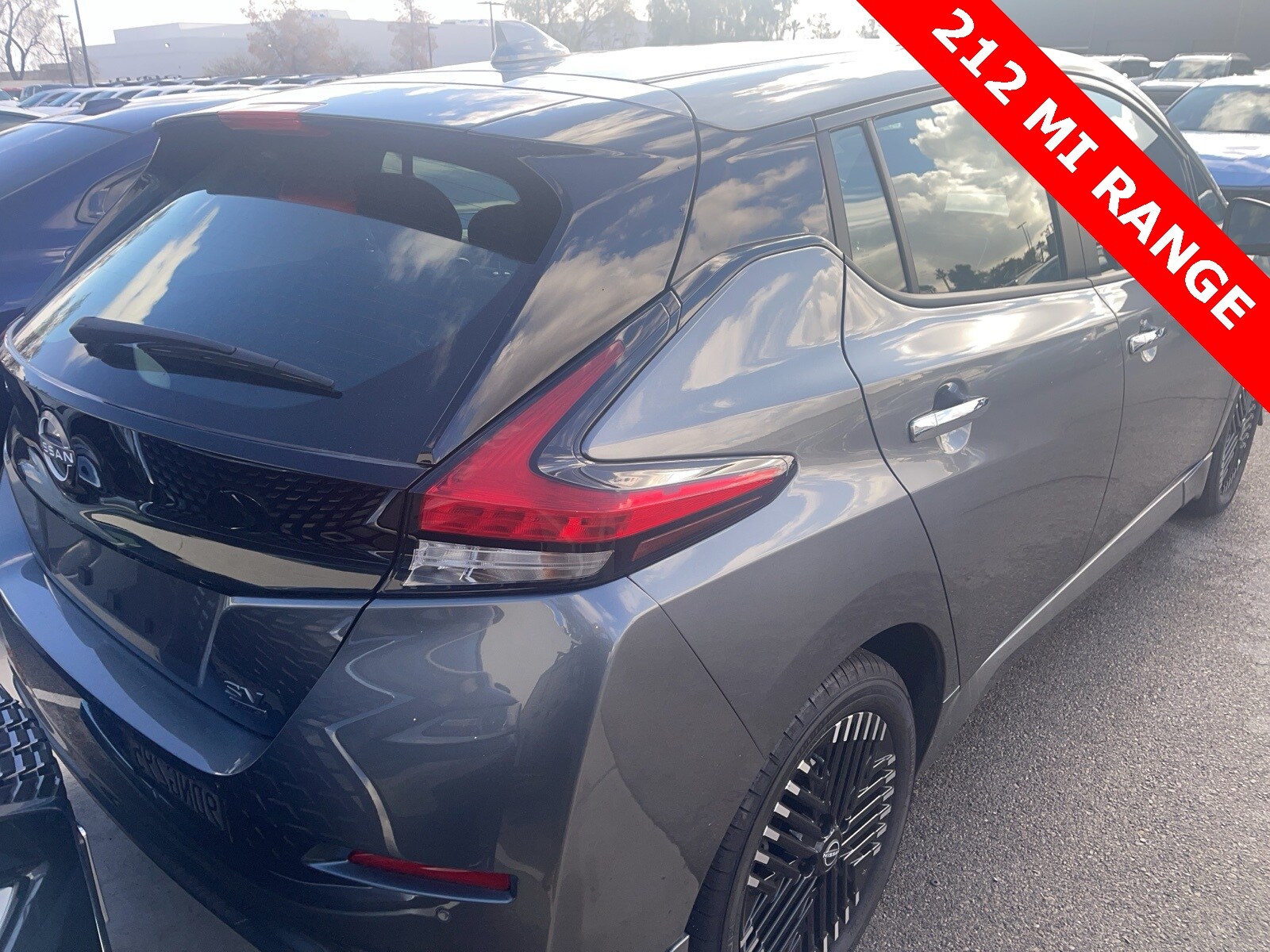 2024 Nissan Leaf SV photo 4