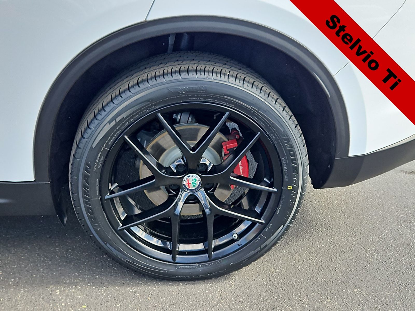 Thumbnail: 2019 Alfa Romeo Stelvio - 12