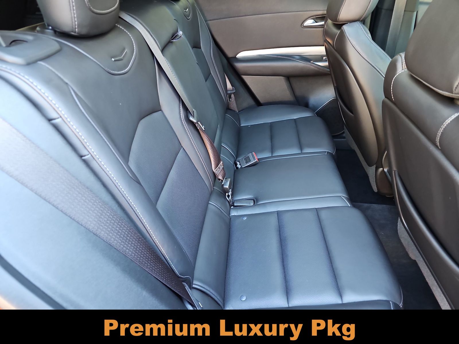 Thumbnail: 2019 Cadillac XT4 - 17