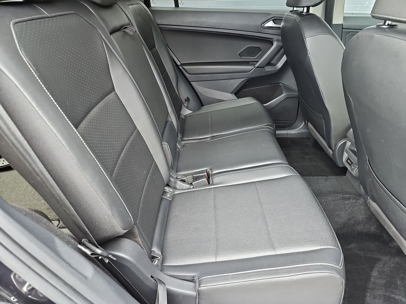 Thumbnail: 2019 Volkswagen Tiguan - 17