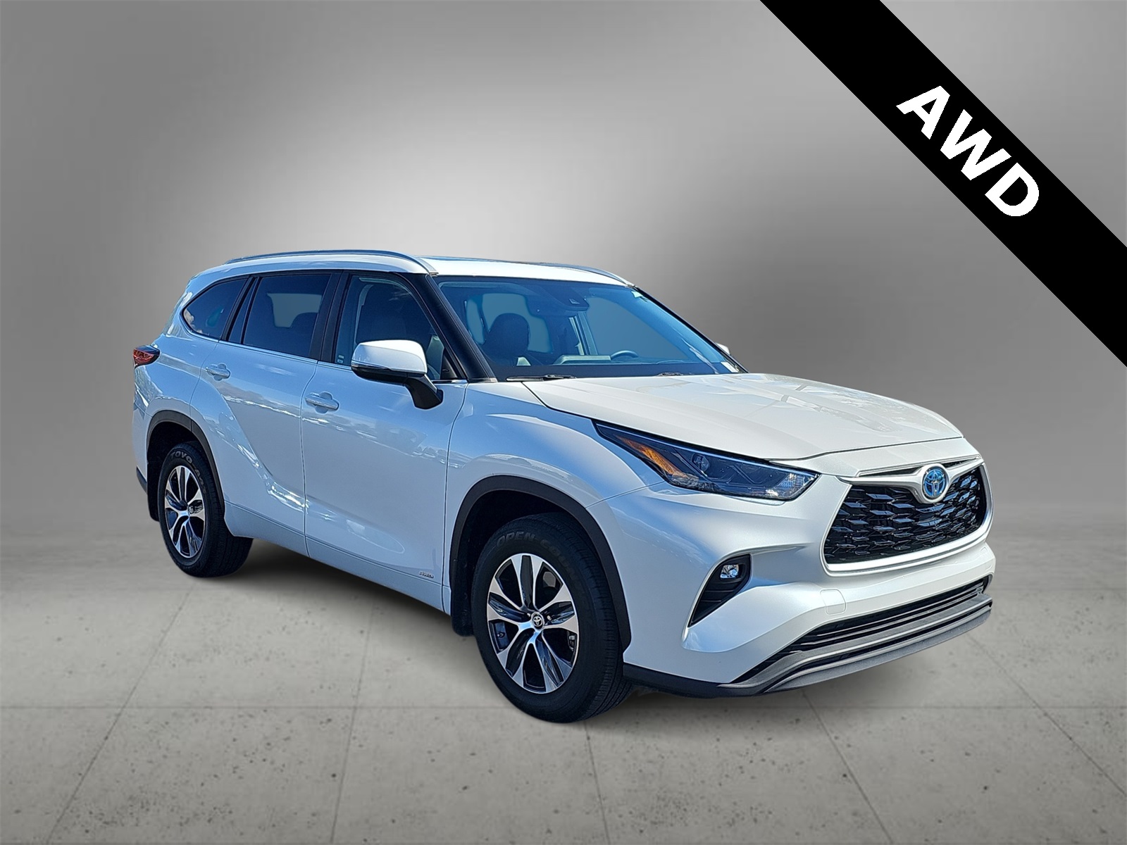 Thumbnail: 2023 Toyota Highlander - 2