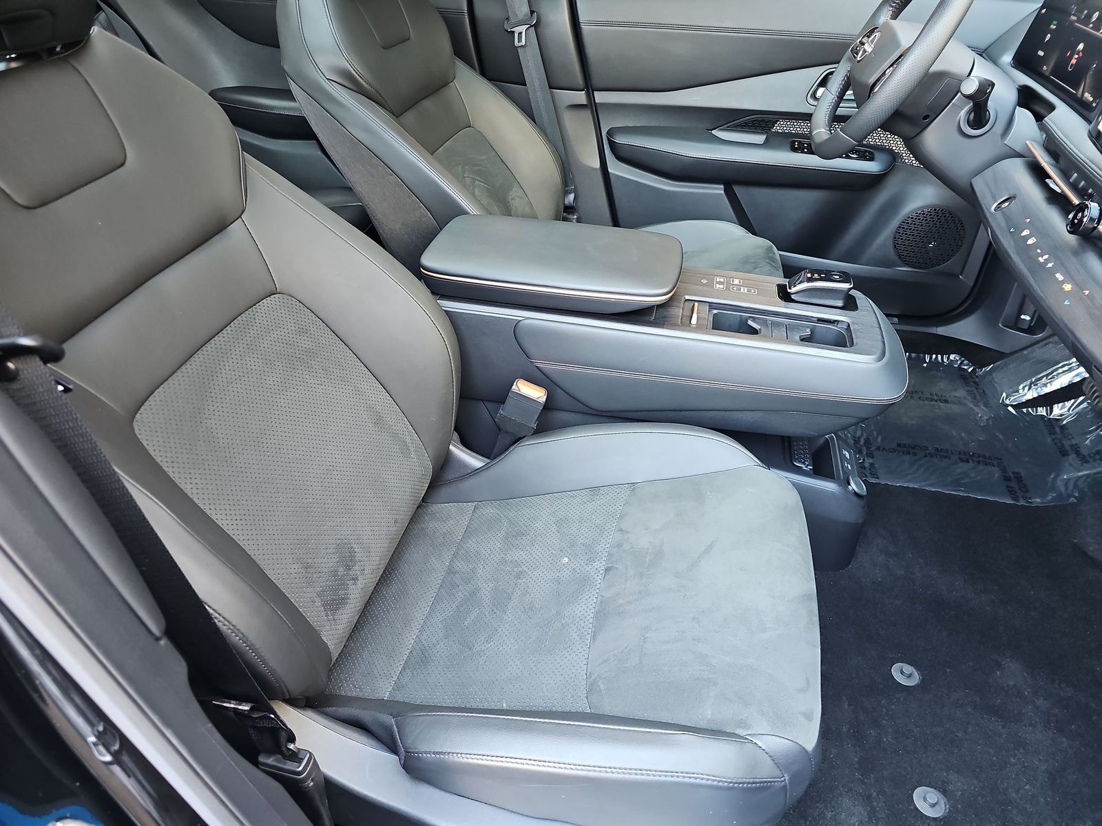 Thumbnail: 2023 Nissan Ariya - 18