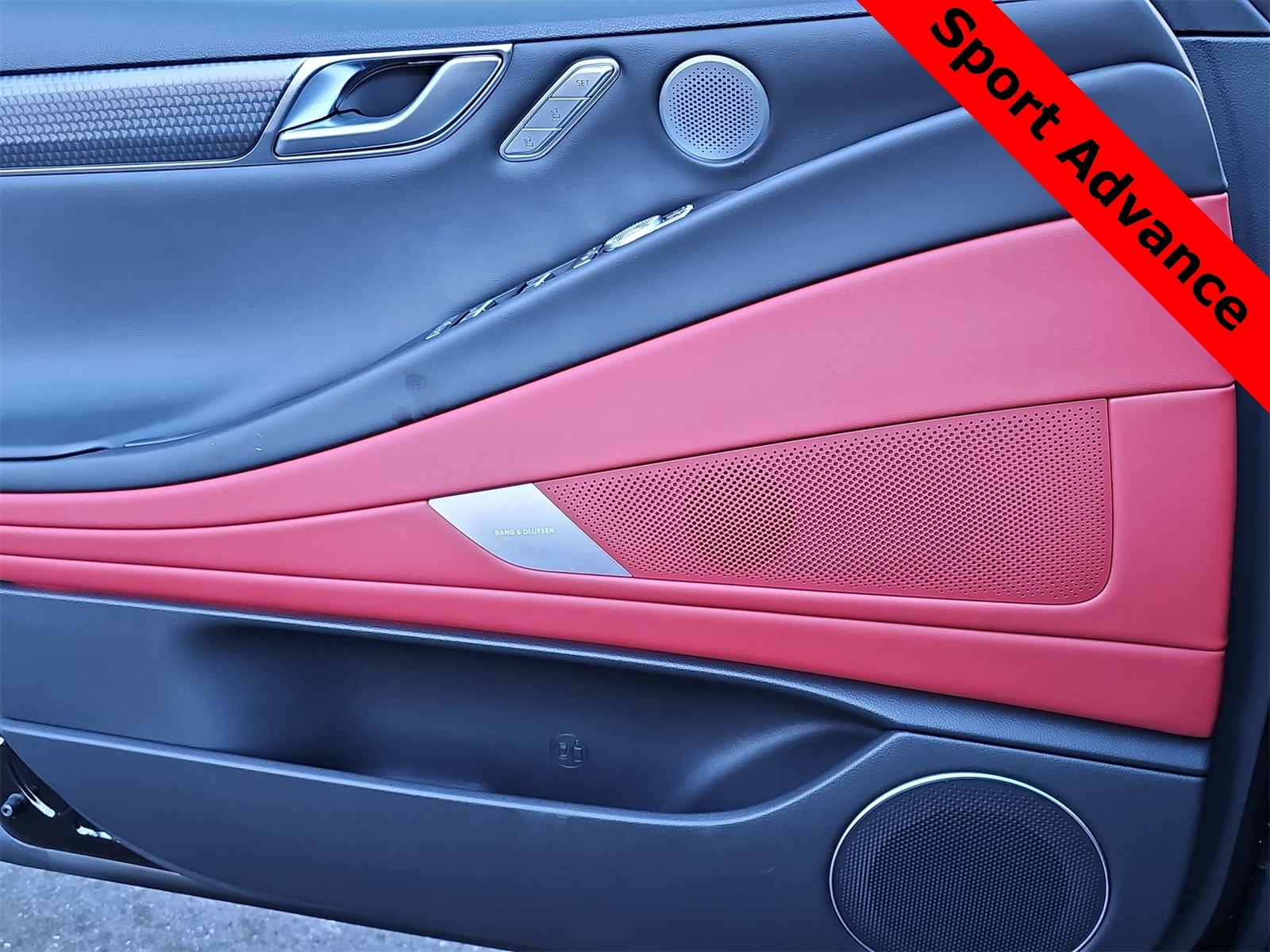 Thumbnail: 2025 Genesis G80 - 27