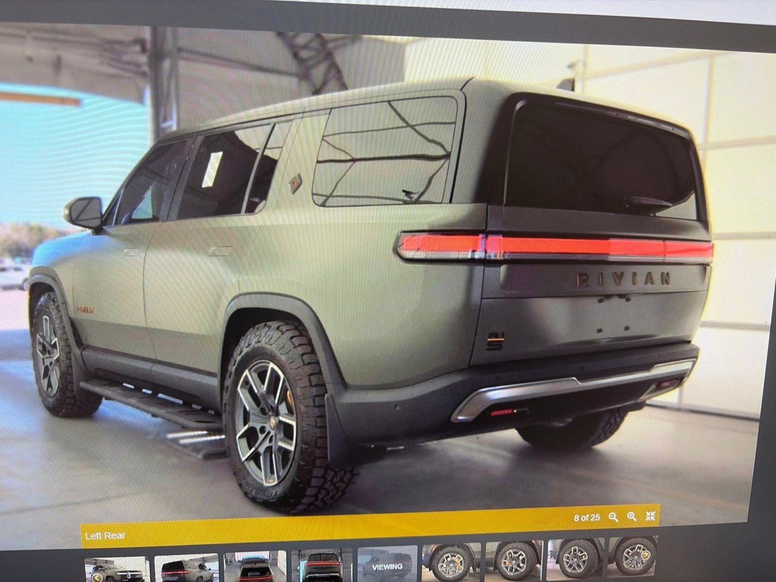 Thumbnail: 2022 Rivian R1S - 7