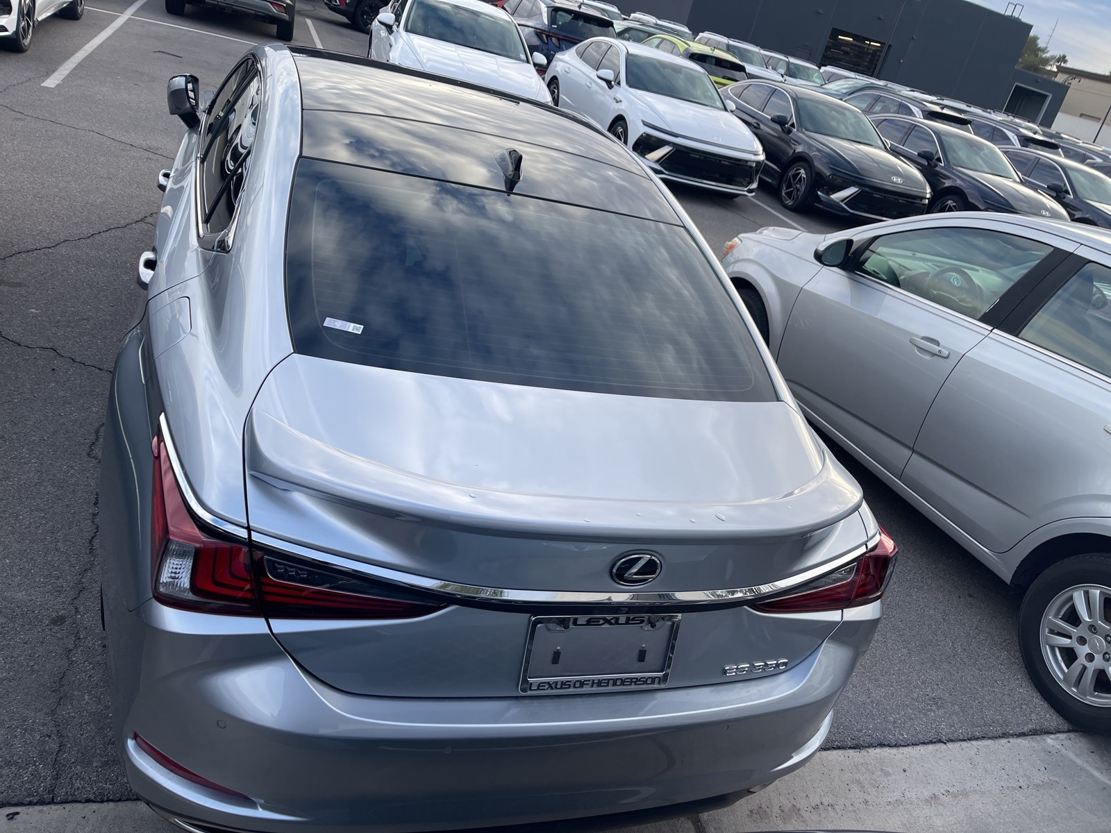 Thumbnail: 2022 Lexus ES - 7