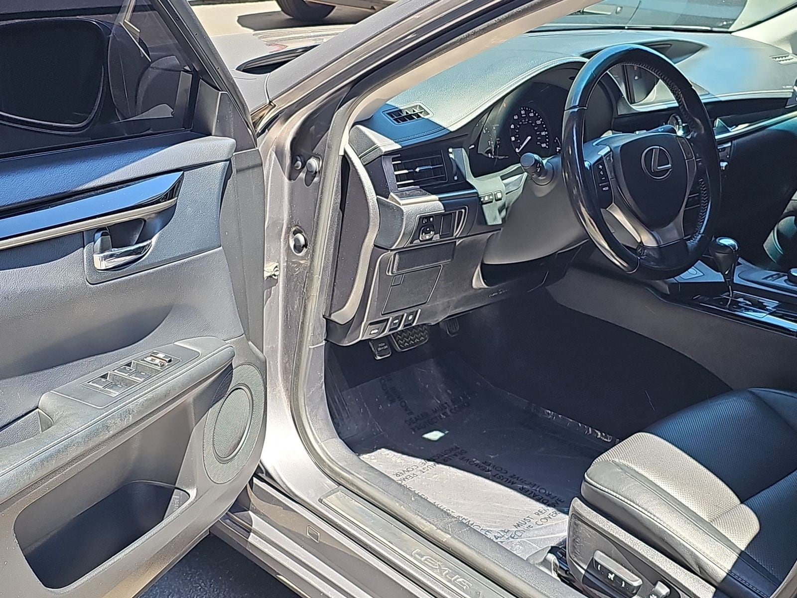 Thumbnail: 2015 Lexus ES - 11