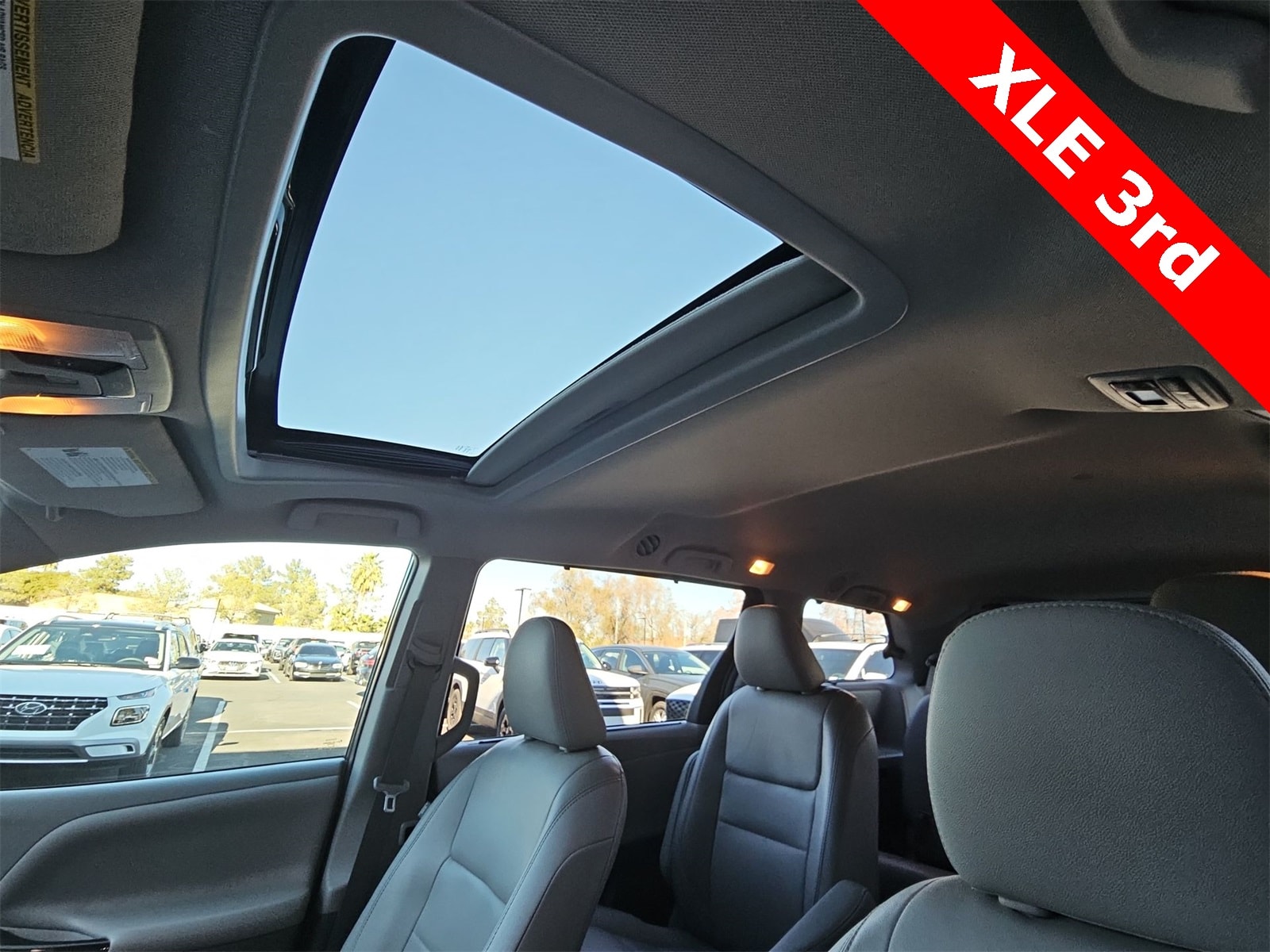 Thumbnail: 2020 Toyota Sienna - 28