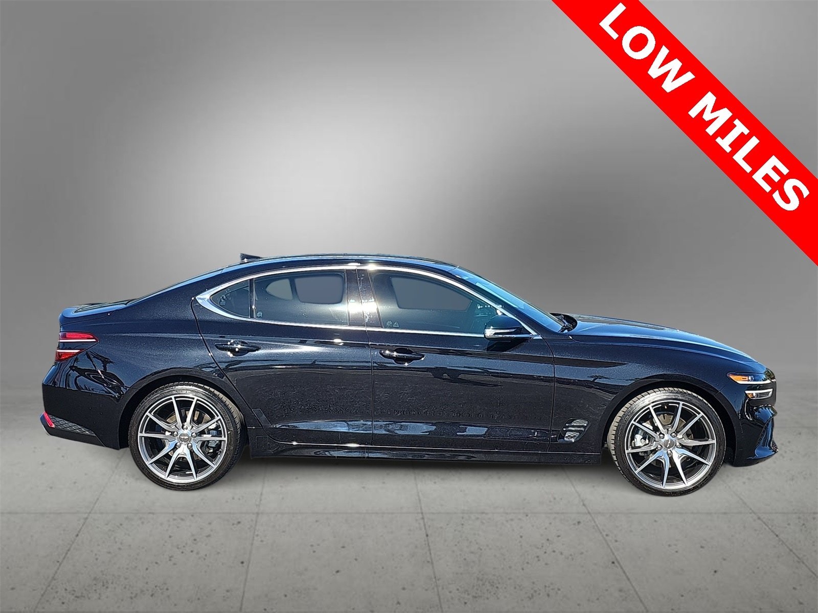 Thumbnail: 2023 Genesis G70 - 9