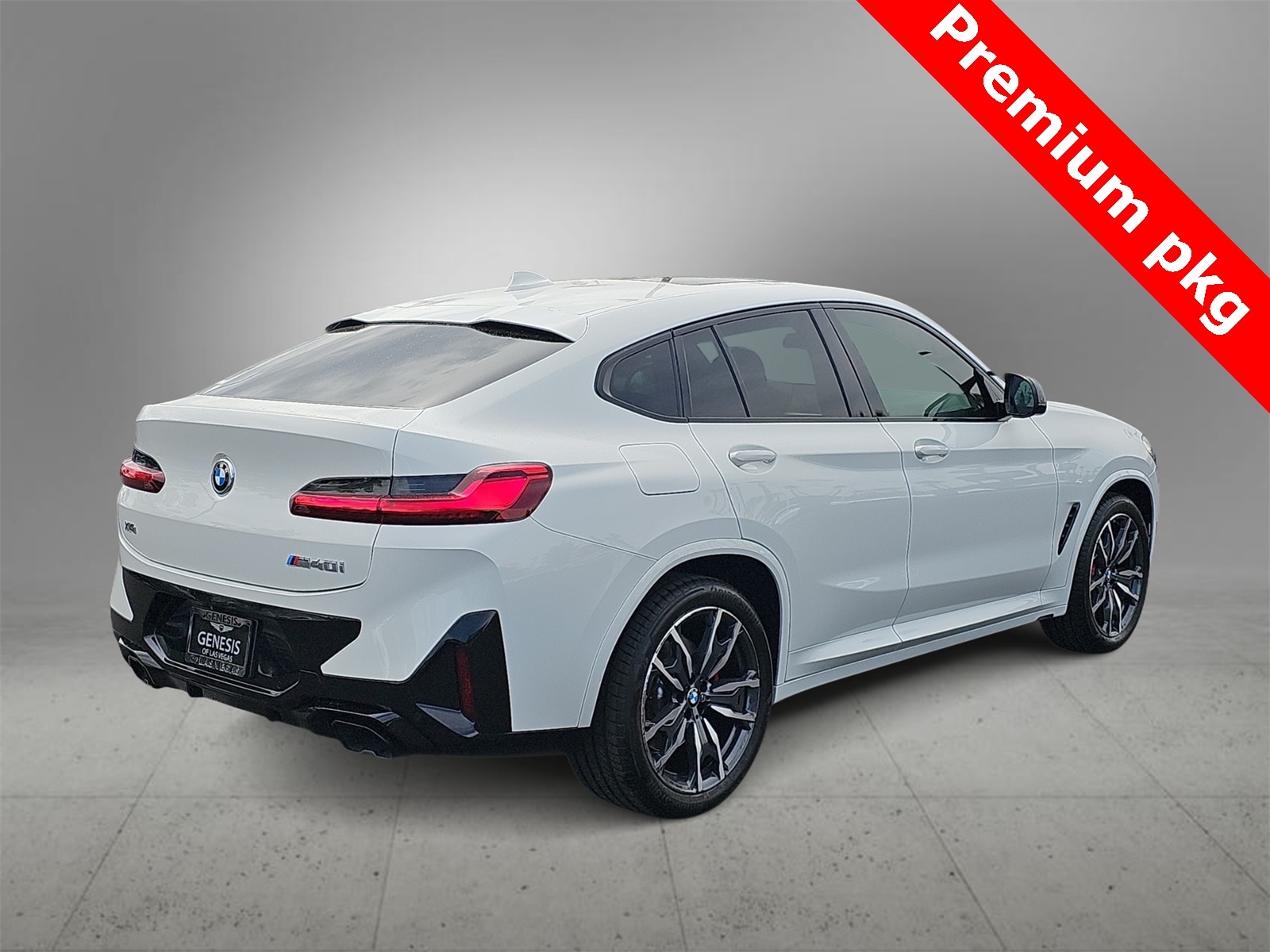 Thumbnail: 2022 BMW X4 - 8