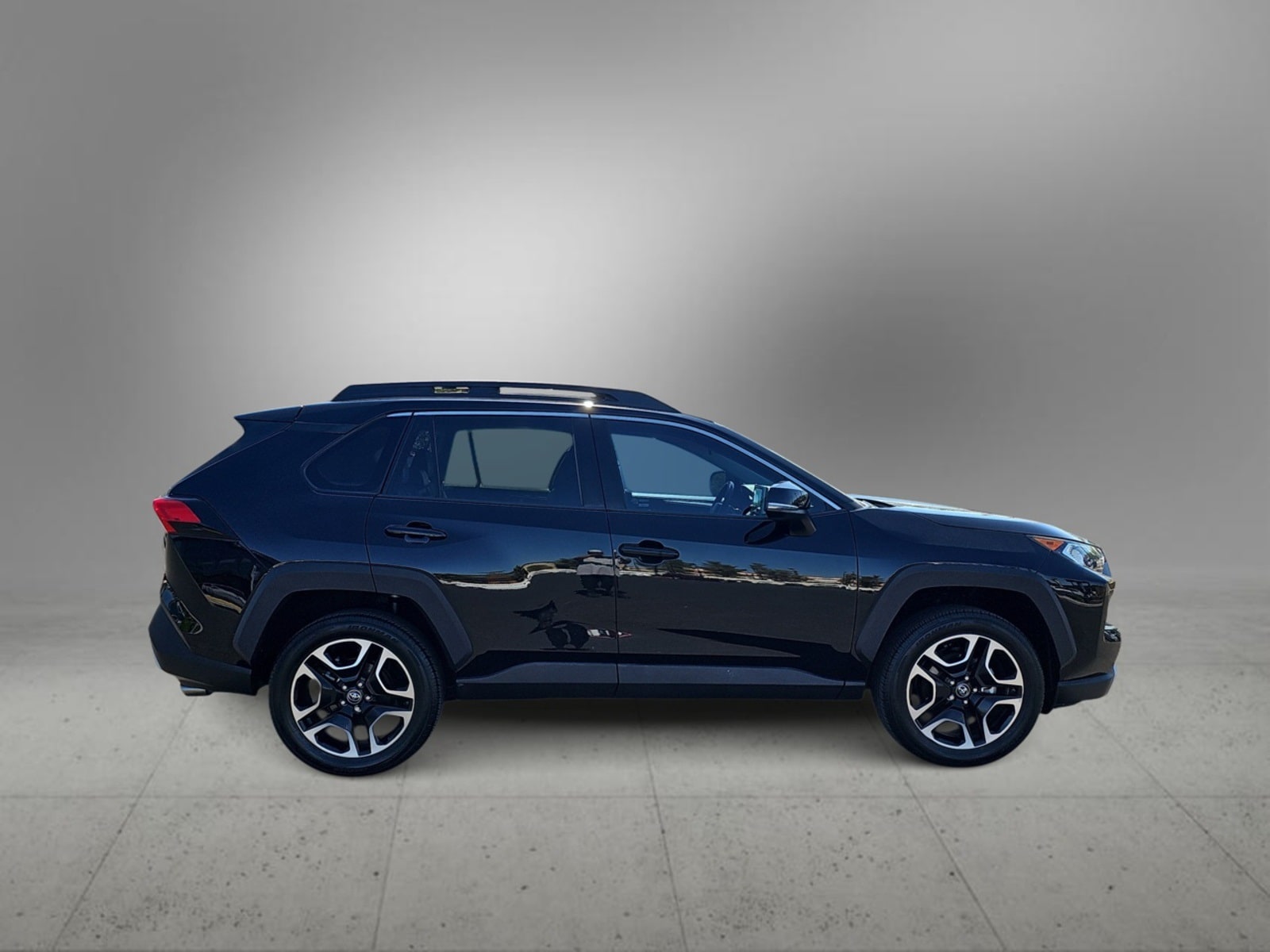 Thumbnail: 2019 Toyota RAV4 - 10