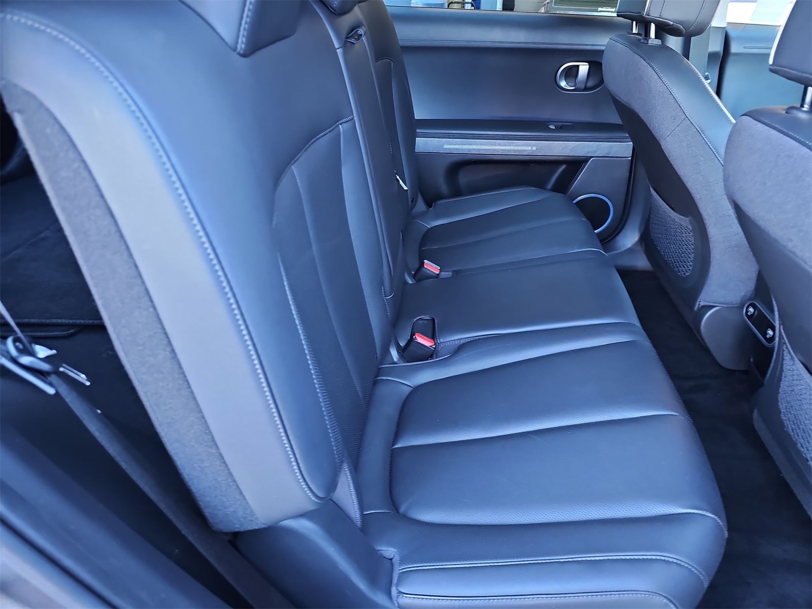 Thumbnail: 2023 Hyundai Ioniq 5 - 17