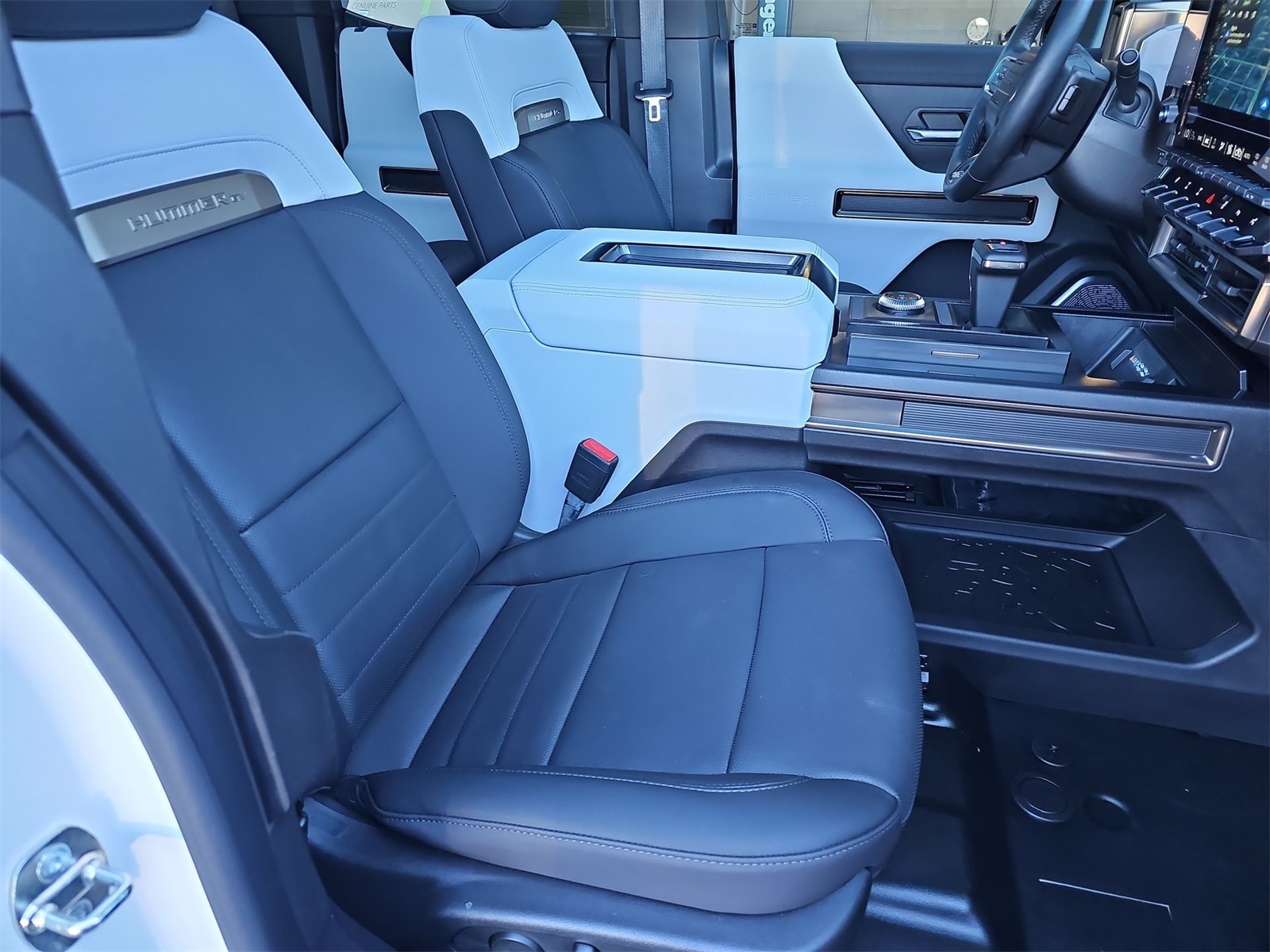 Thumbnail: 2023 GMC Hummer EV - 18