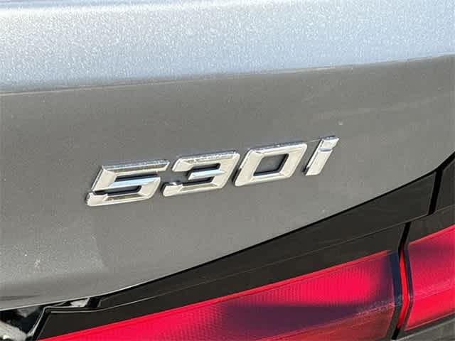 2023 BMW 5 Series 530i 19