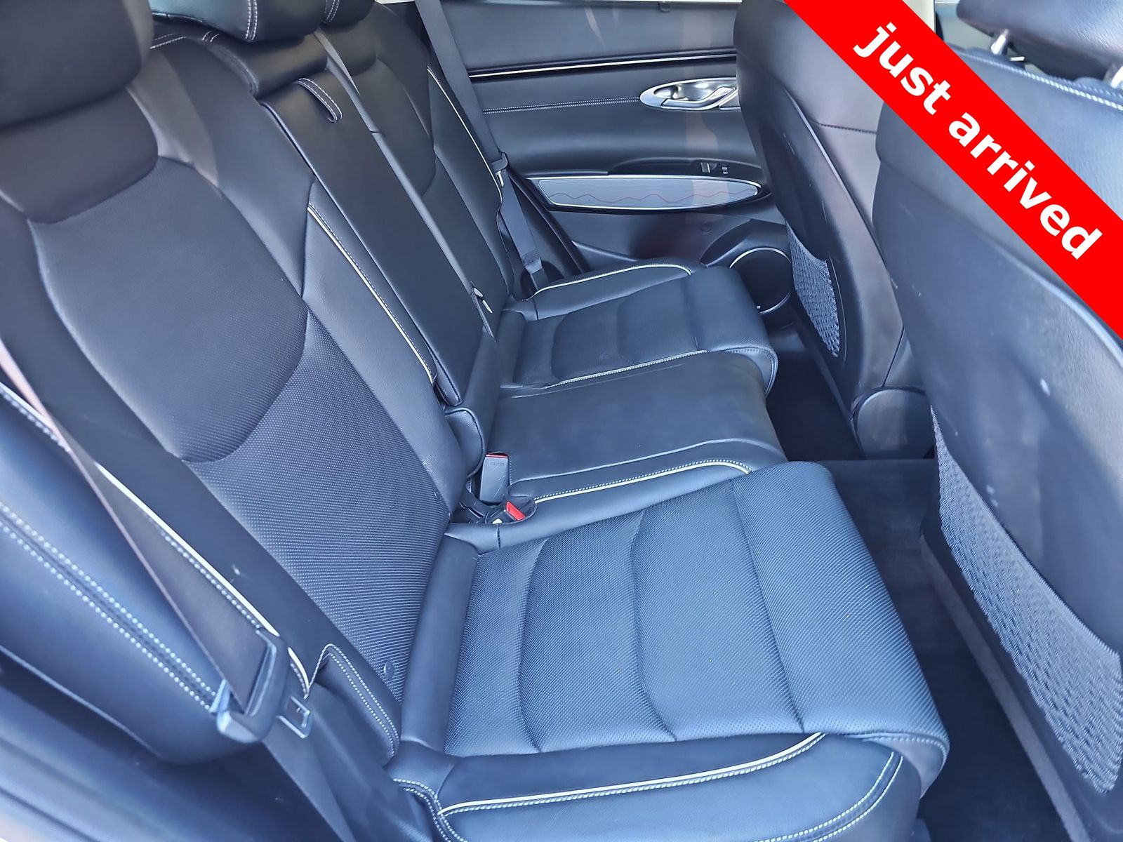 Thumbnail: 2023 Genesis GV70 - 17